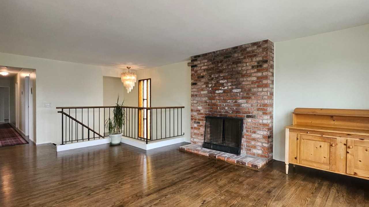 651 Parkview Cir - Photo 2 of 24