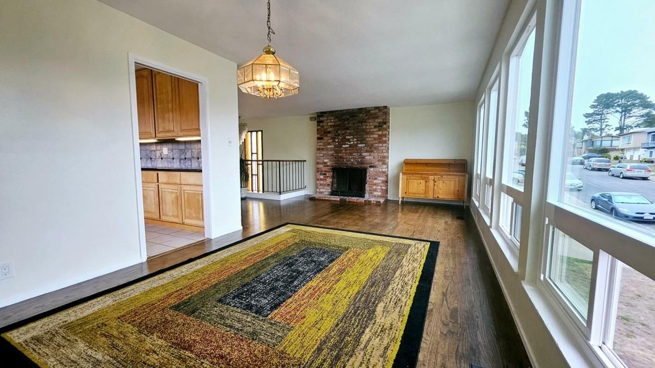 651 Parkview Cir - Photo 3 of 24