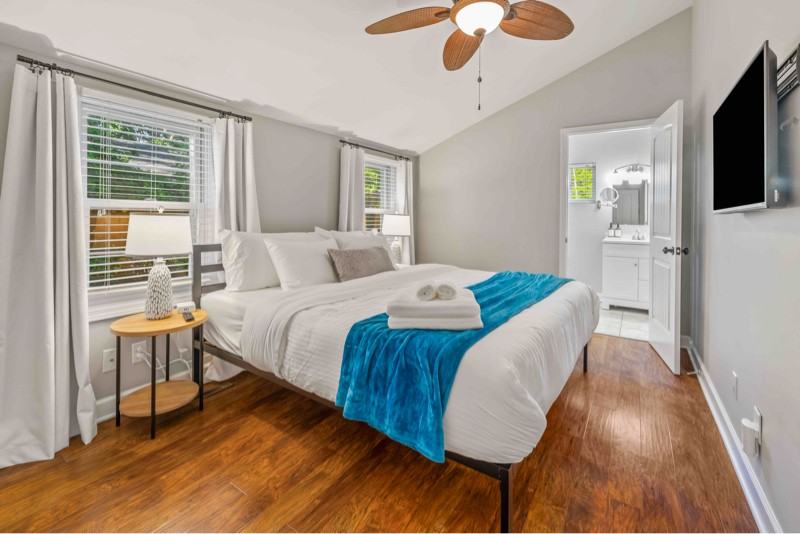 4305 S Shore Dr - Photo 2 of 12