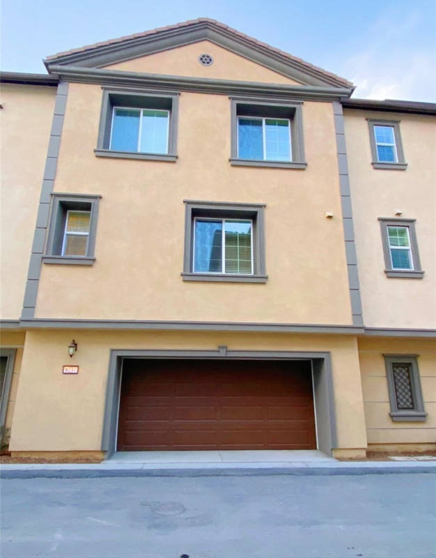 8237 Garden Park St - Photo 3 of 22