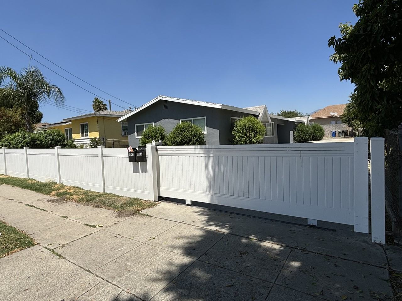 1042 W 7th St #1042 - Photo 2 of 23