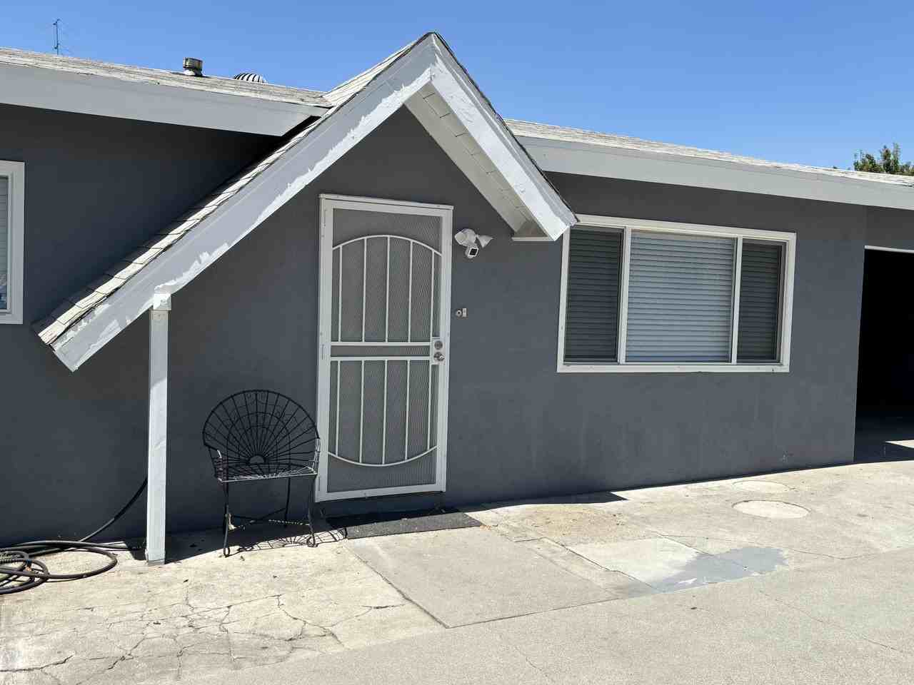 1042 W 7th St #1042 - Photo 3 of 23