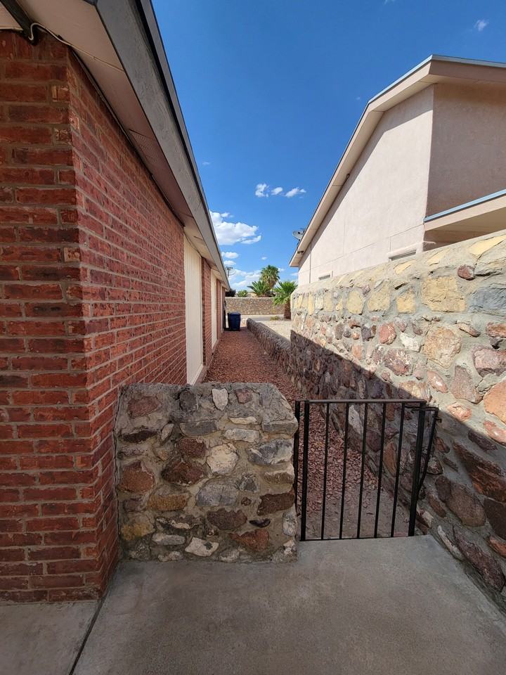 6592 Dakota Ridge Dr #NA - Photo 3 of 21