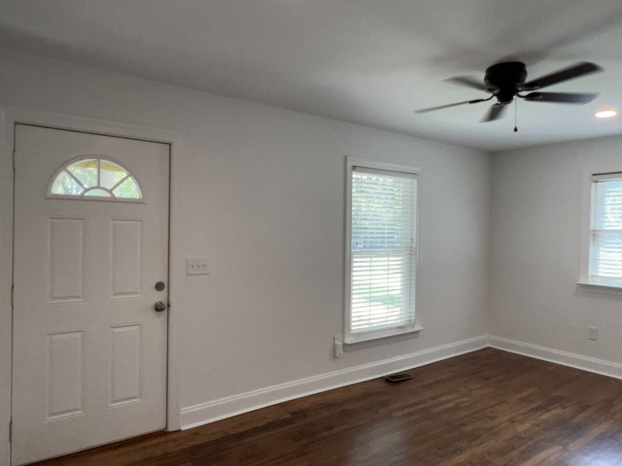 1013 Allen St #NA - Photo 3 of 32