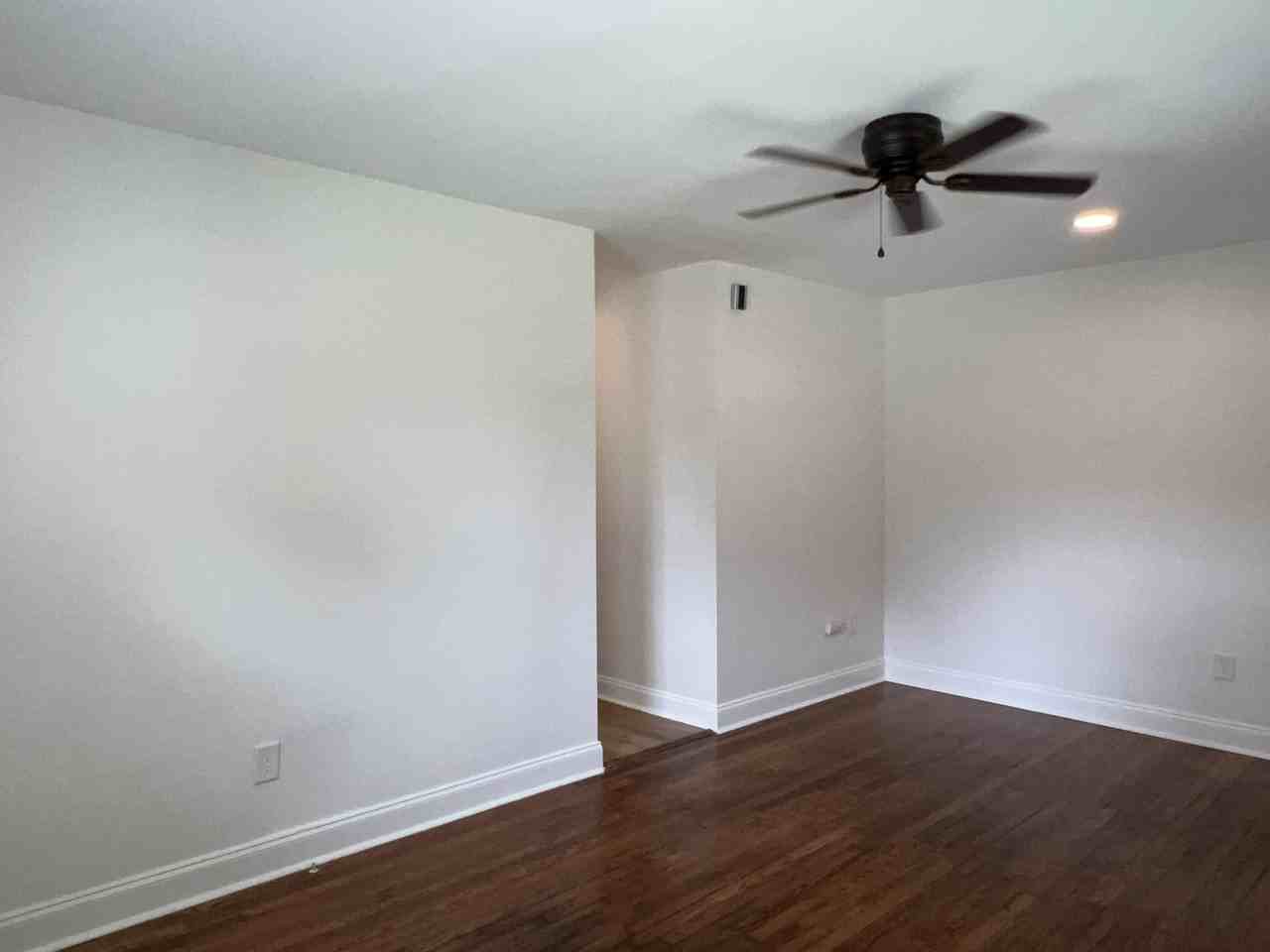 1013 Allen St #NA - Photo 4 of 32