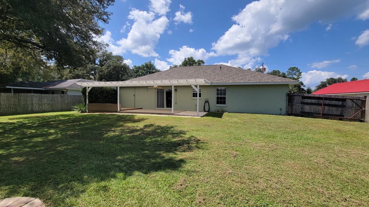 6329 Hemlock Rd #NA - Photo 2 of 12