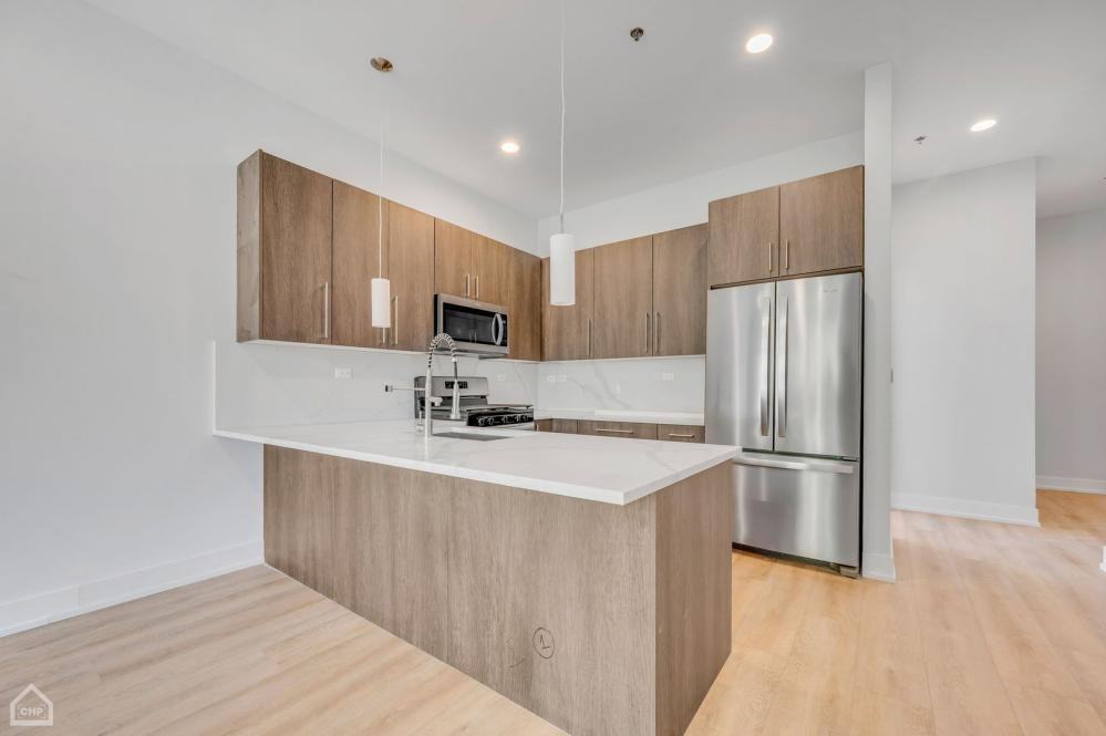 2924 W Medill Ave - Photo 2 of 10