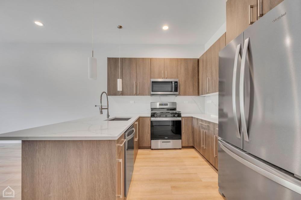 2924 W Medill Ave - Photo 3 of 10