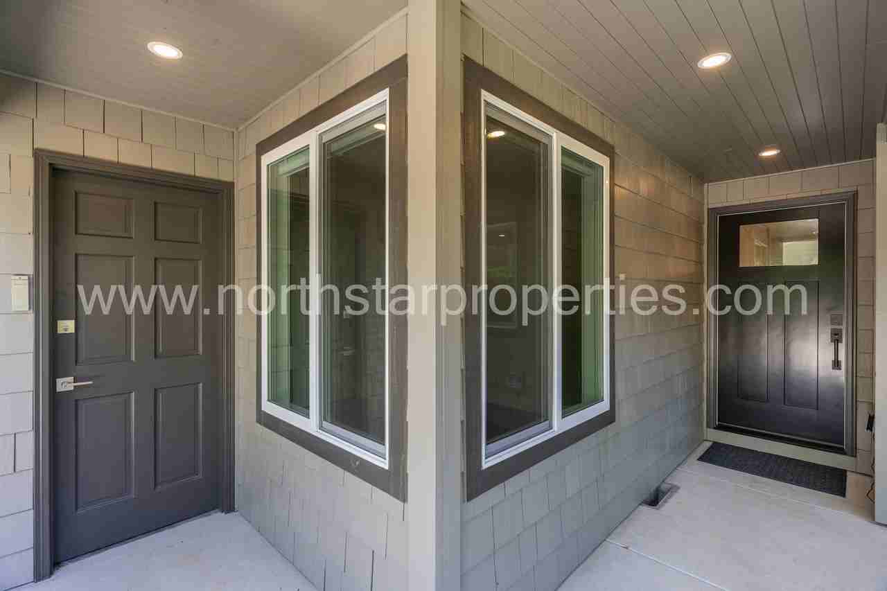 226 Greenridge Dr - Photo 4 of 33