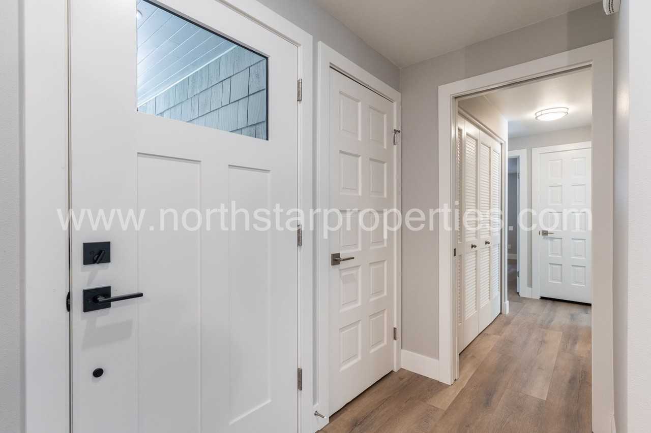 226 Greenridge Dr - Photo 5 of 33