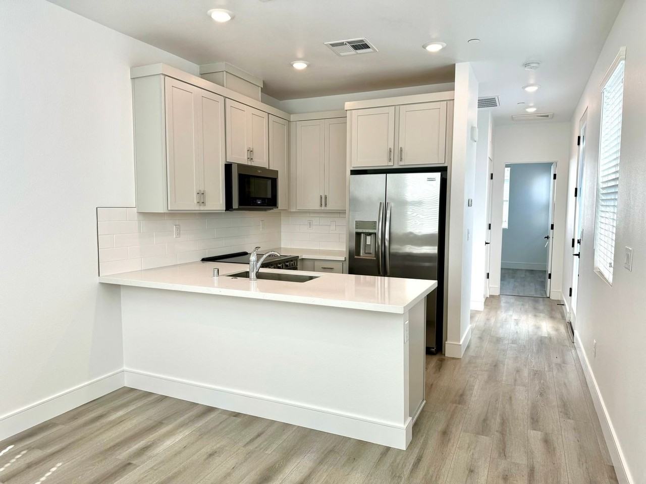 1628 Tecado Dr - Photo 3 of 10