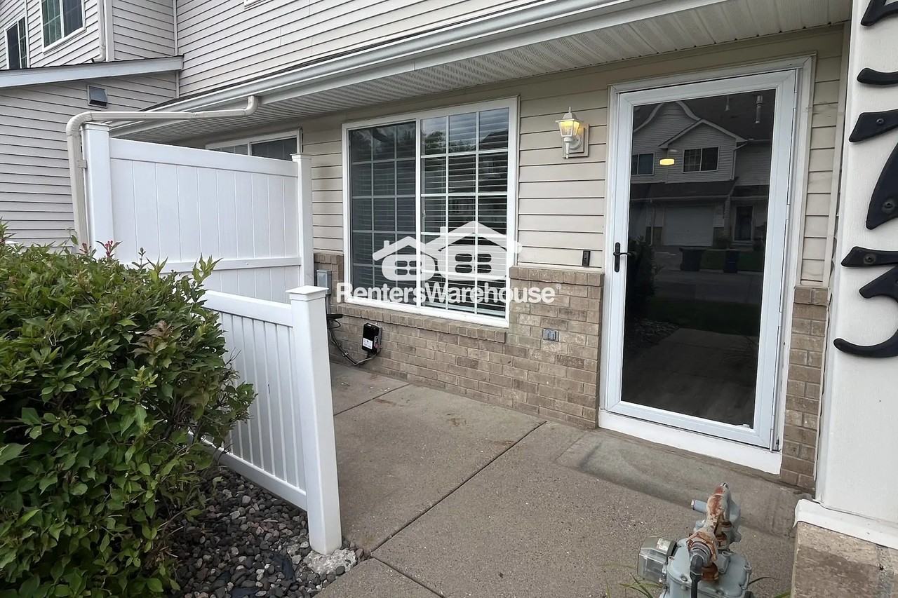 20573 Erin Ct - Photo 2 of 16