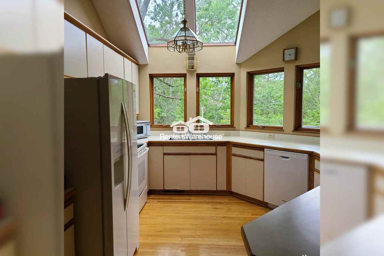 413 10th Ave S - Photo 2 of 20