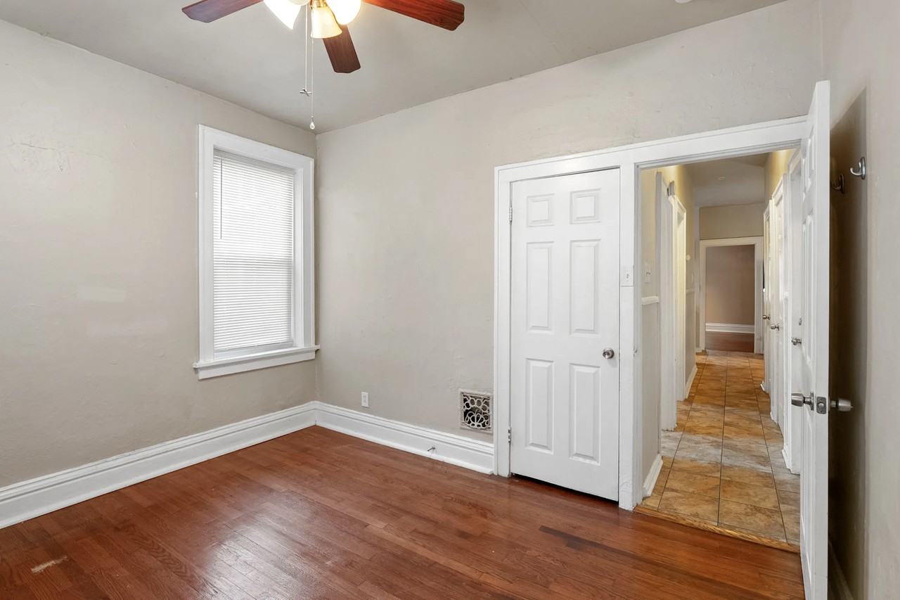 4123 Castleman Ave Apt 1e - Photo 3 of 26