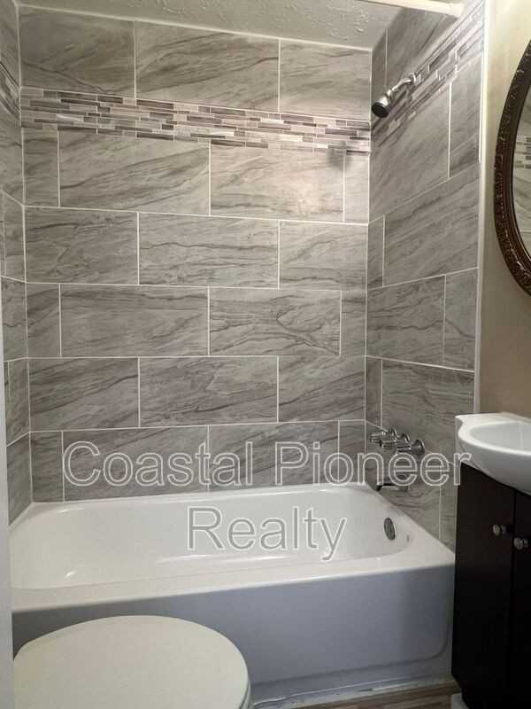 2531 W Cherry St #D - Photo 7 of 8