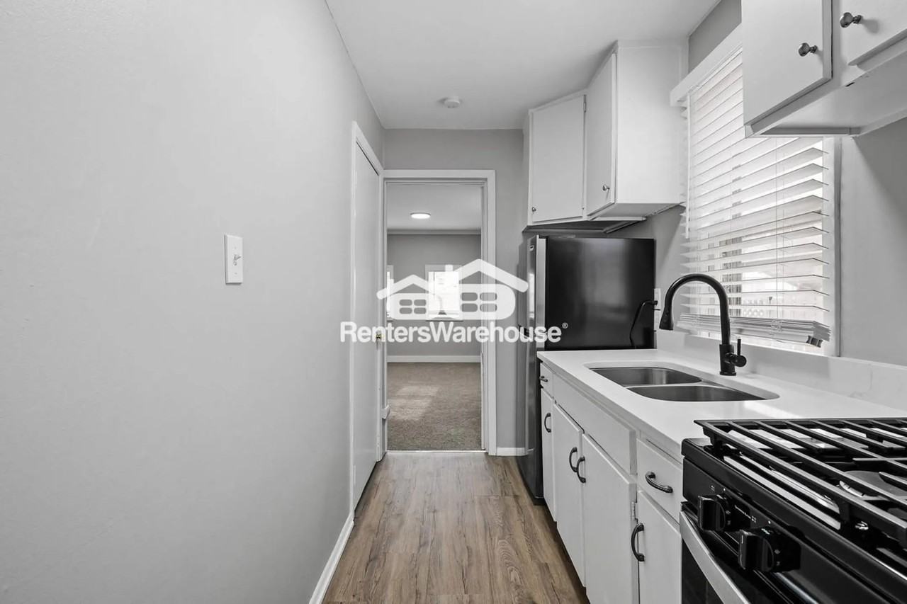 1842 Arlington Ave E - Photo 2 of 13