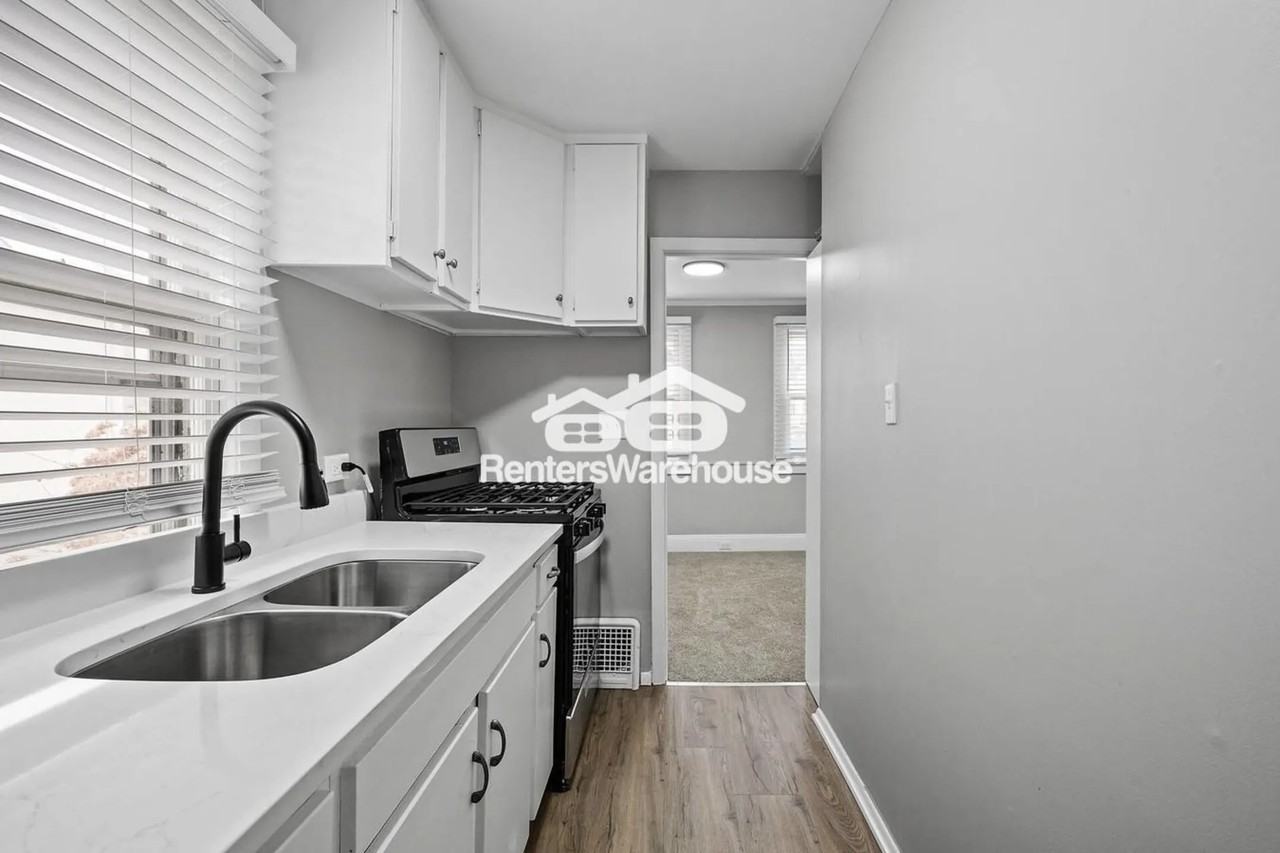 1842 Arlington Ave E - Photo 3 of 13