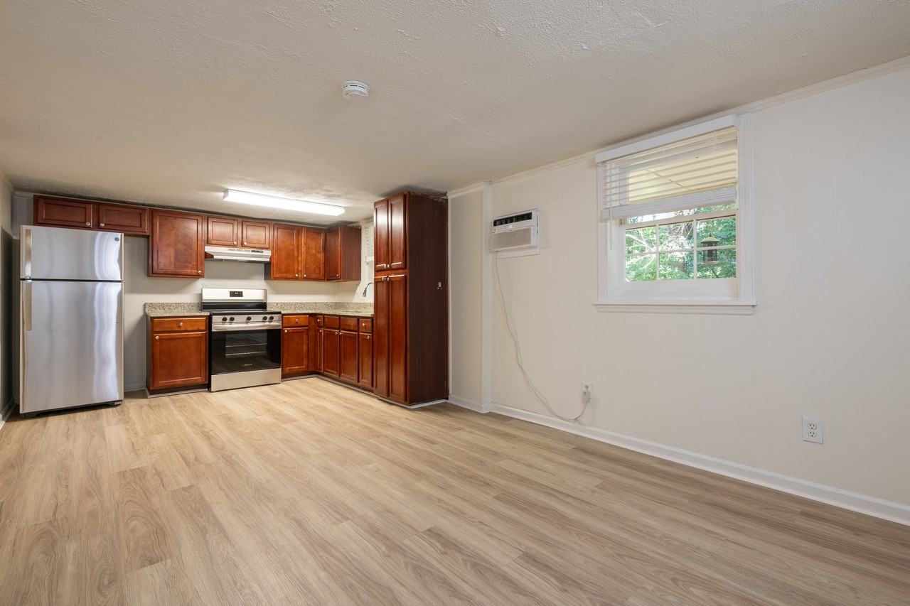 3454 Rockbridge Rd #C - Photo 2 of 10