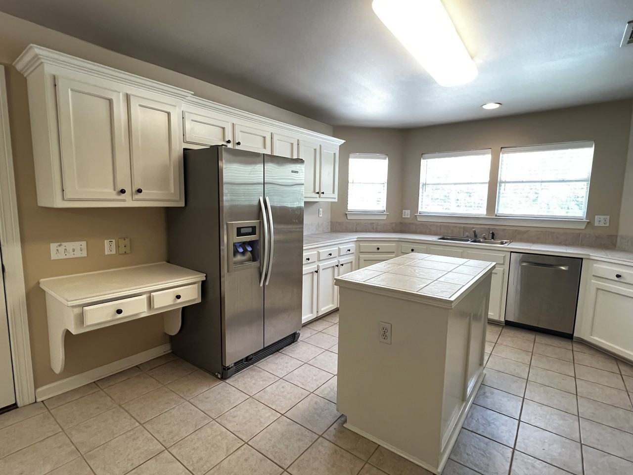 202 Springhaven Dr - Photo 2 of 21