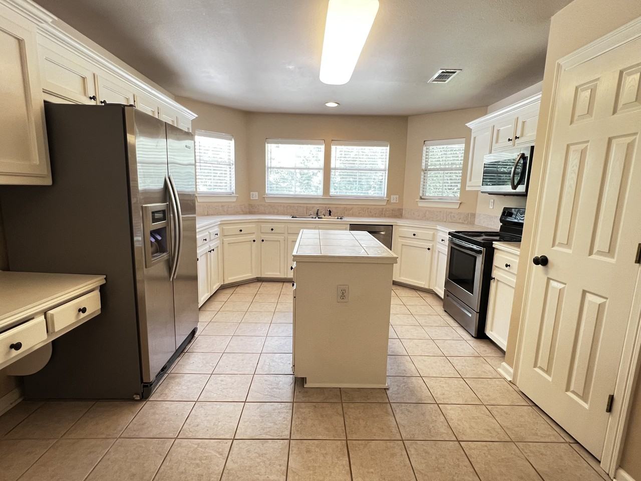 202 Springhaven Dr - Photo 4 of 21