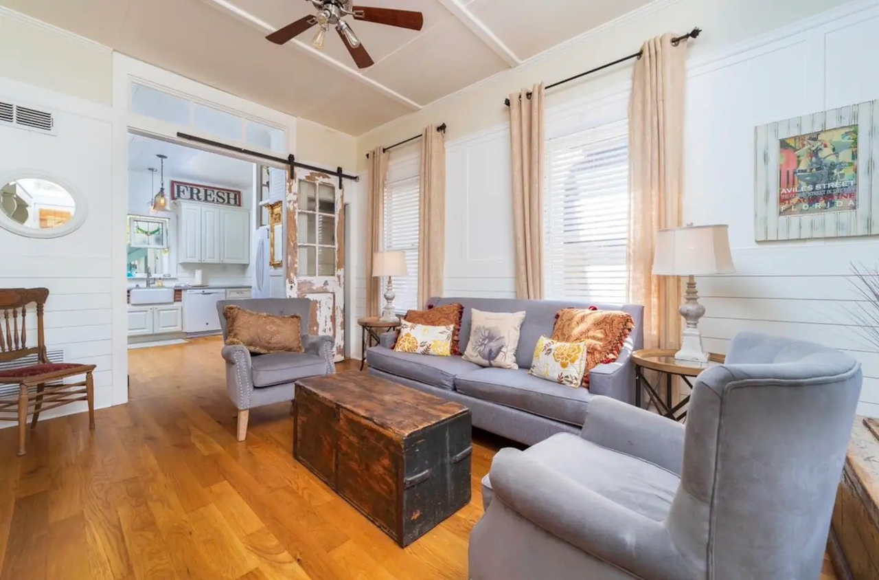 251 Charlotte St - Photo 2 of 17