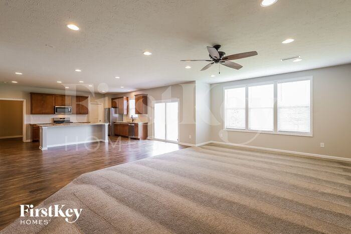 1179 Bedford Dr - Photo 2 of 16