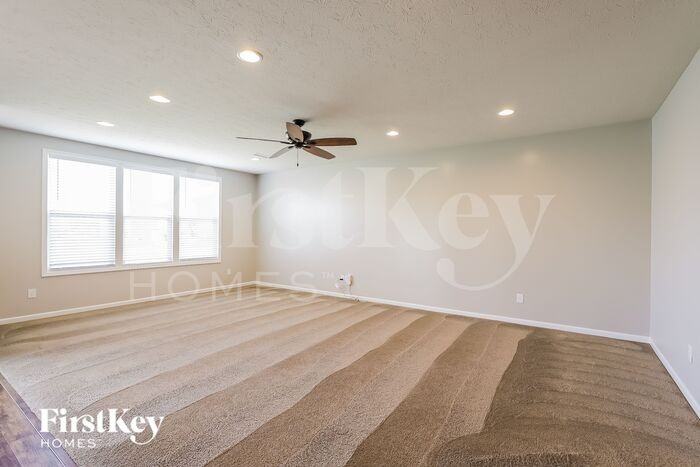 1179 Bedford Dr - Photo 3 of 16