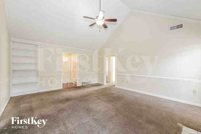 5156 Barkshire Dr - Photo 3 of 16