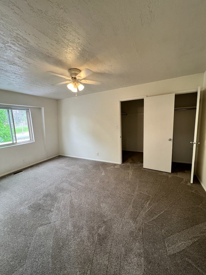 4570 S 200 E #12B - Photo 6 of 9