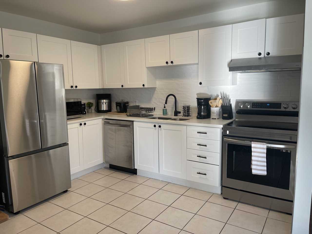 2760 Lynngrove Court - Photo 3 of 32