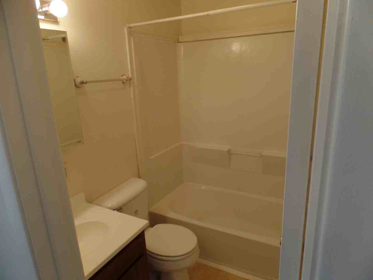 Williamsburg Apartment Homes LLC - Photo 4 of 18