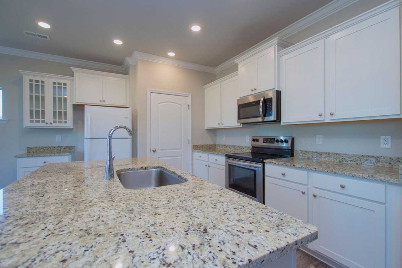 107 Richard Rd - Photo 6 of 38