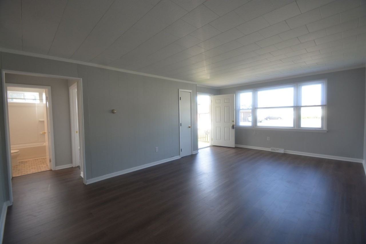 225 N Union St - Photo 2 of 16