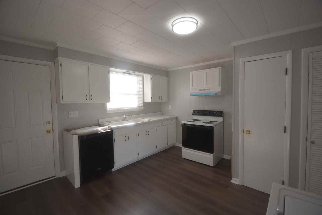 225 N Union St - Photo 5 of 16