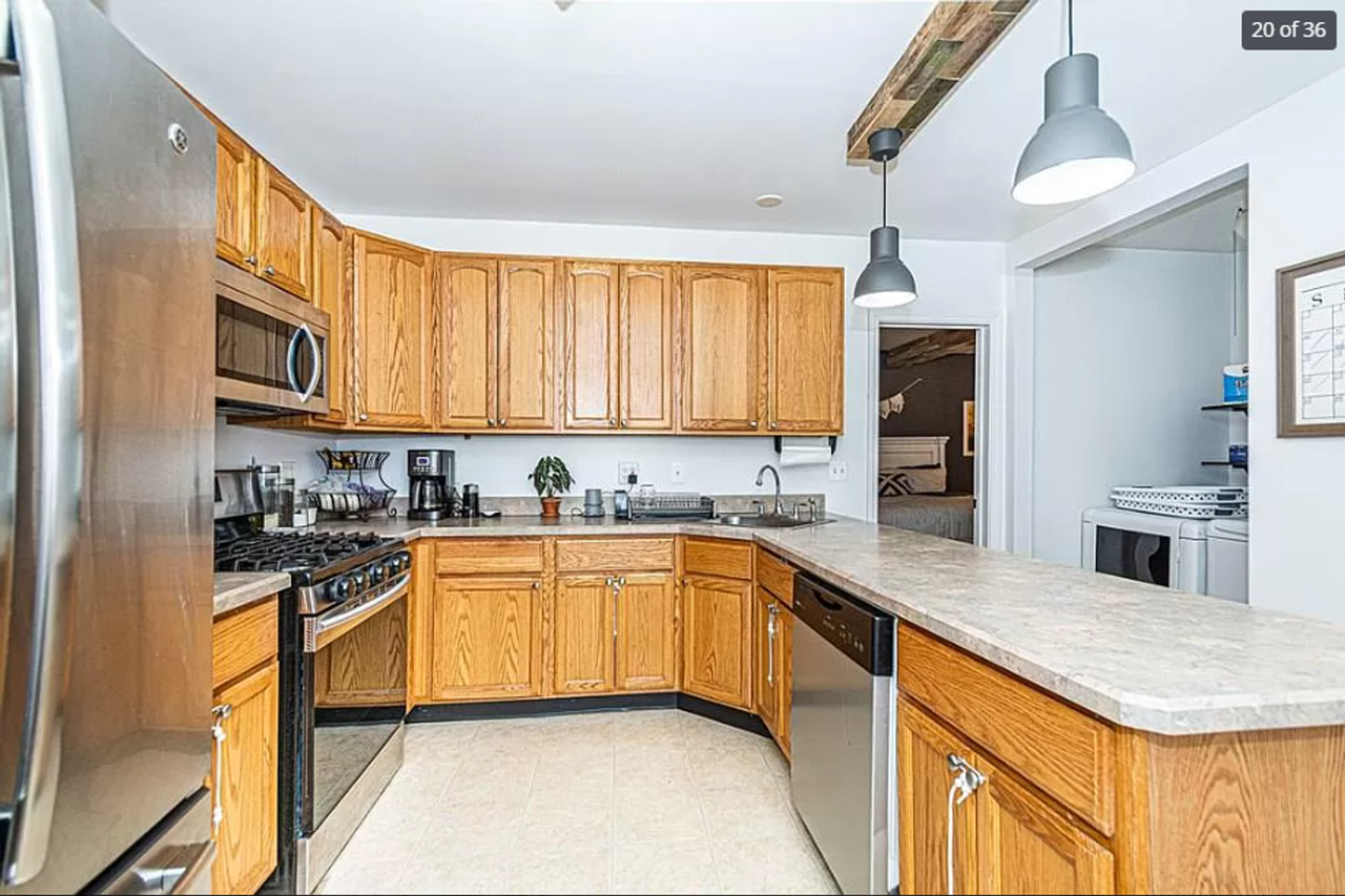 243 Stackpole St - Photo 3 of 11