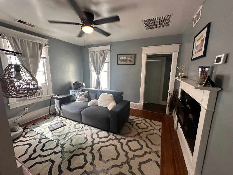 1029 Ferdinand Ave Sw #B - Photo 3 of 15