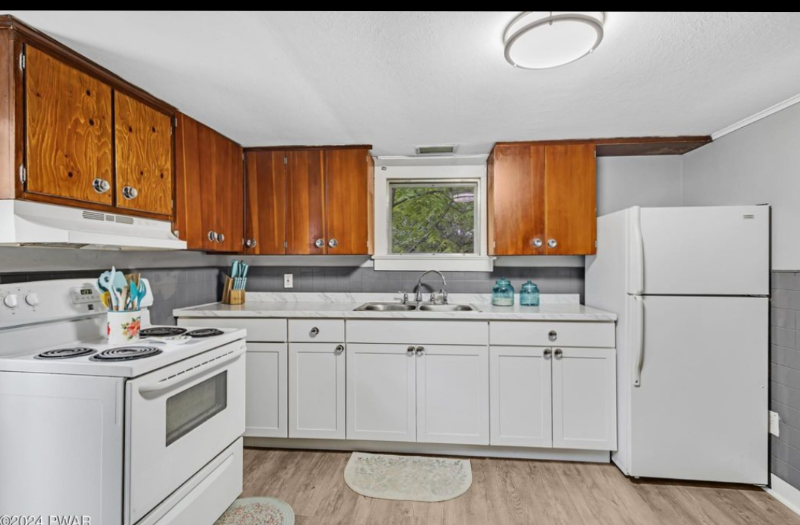 248 Vine St - Photo 3 of 13