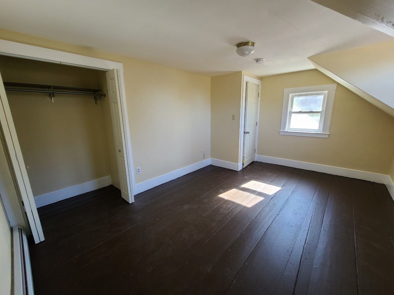 216 216 New Hampshire 11 #A - Photo 3 of 9