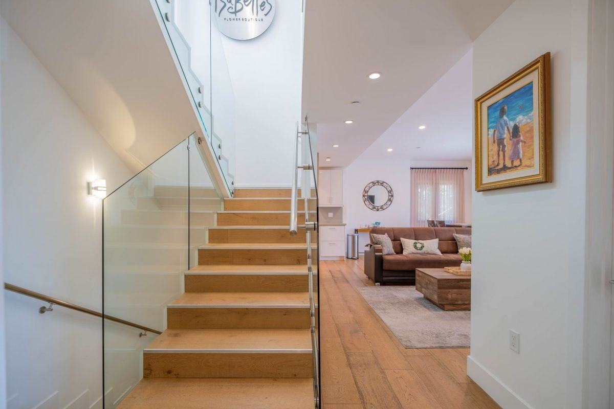 2239 Laurel Canyon Blvd - Photo 3 of 24