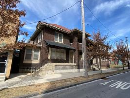 featured image of 10 E 17th Ave