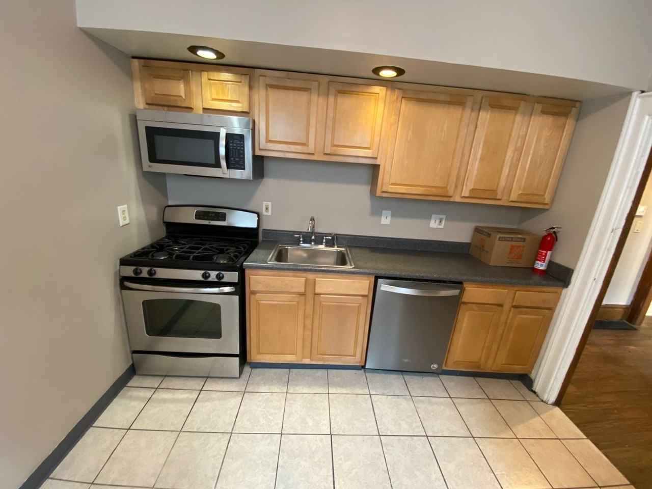 165 E 12th Ave - Photo 4 of 18
