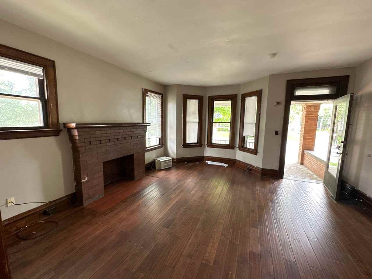 Summit St 1932-1934 WPR - Photo 2 of 40