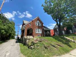 featured image of 24 W Patterson Ave