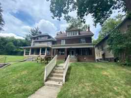 featured image of 236 E 18th Ave