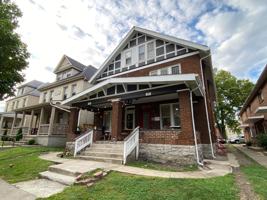 featured image of 33 W 10th Ave