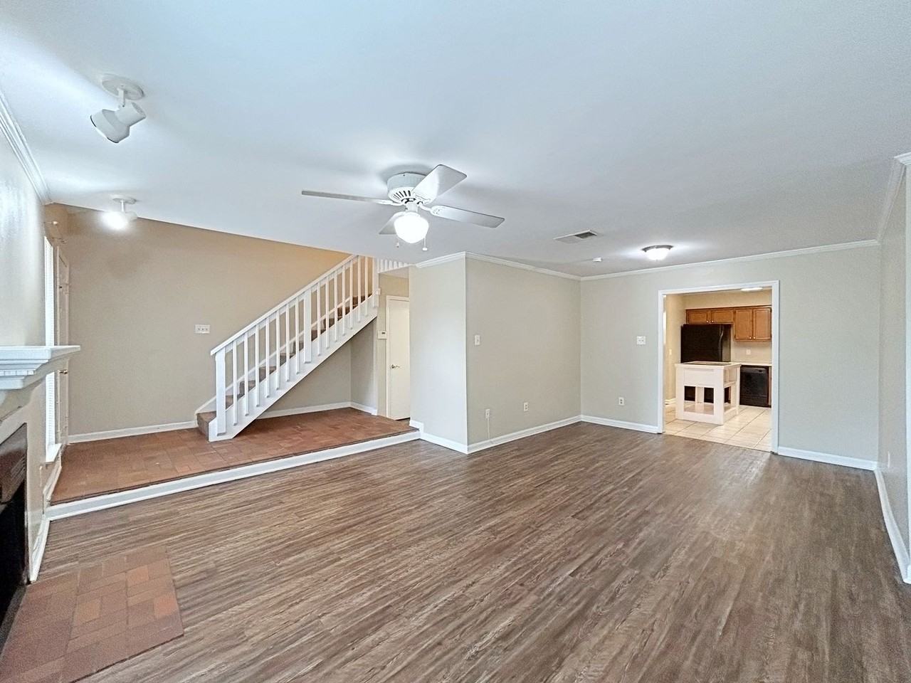 3411 San Felipe Dr - Photo 4 of 32