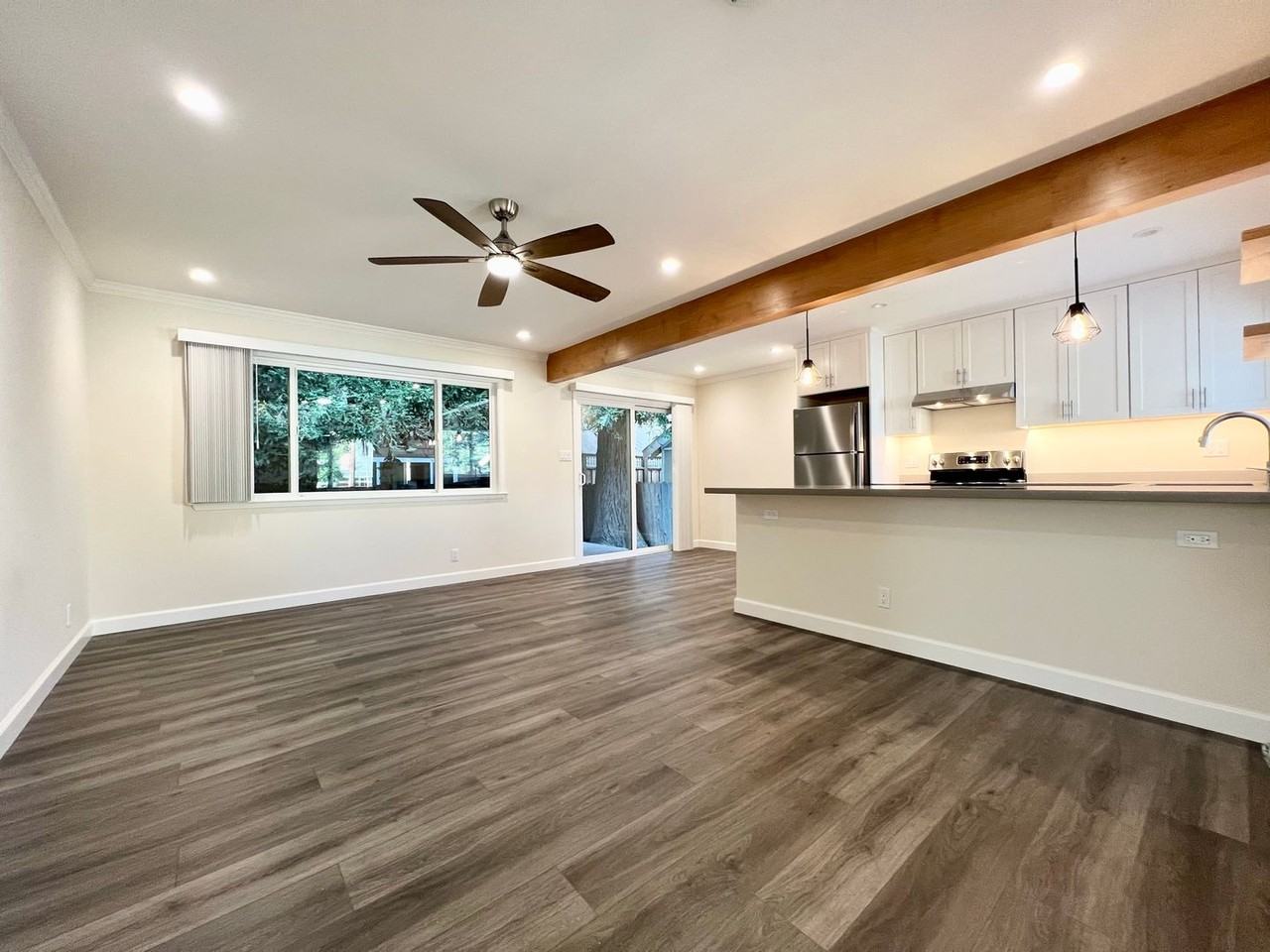 1122 Palm Ave - Photo 3 of 29