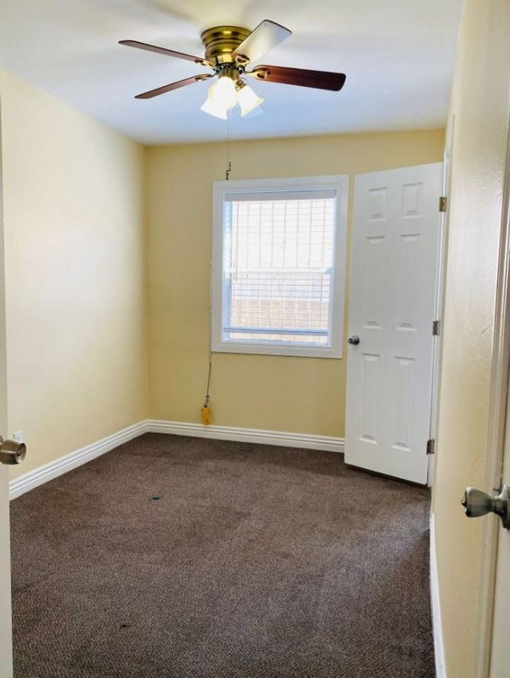 204 N Spring Ave #B - Photo 7 of 12