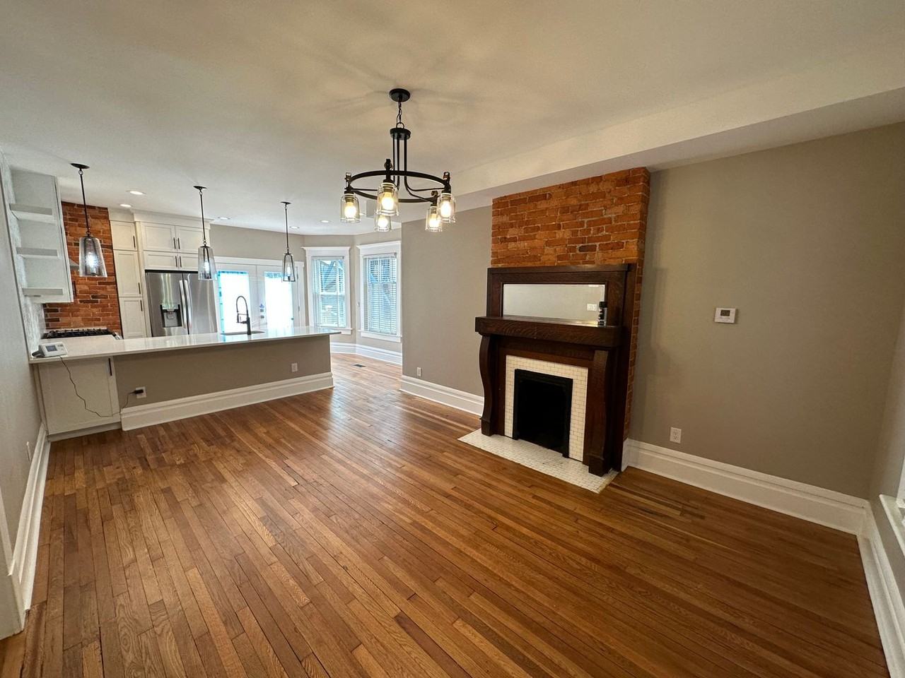 1462 Indianola Ave - Photo 2 of 33