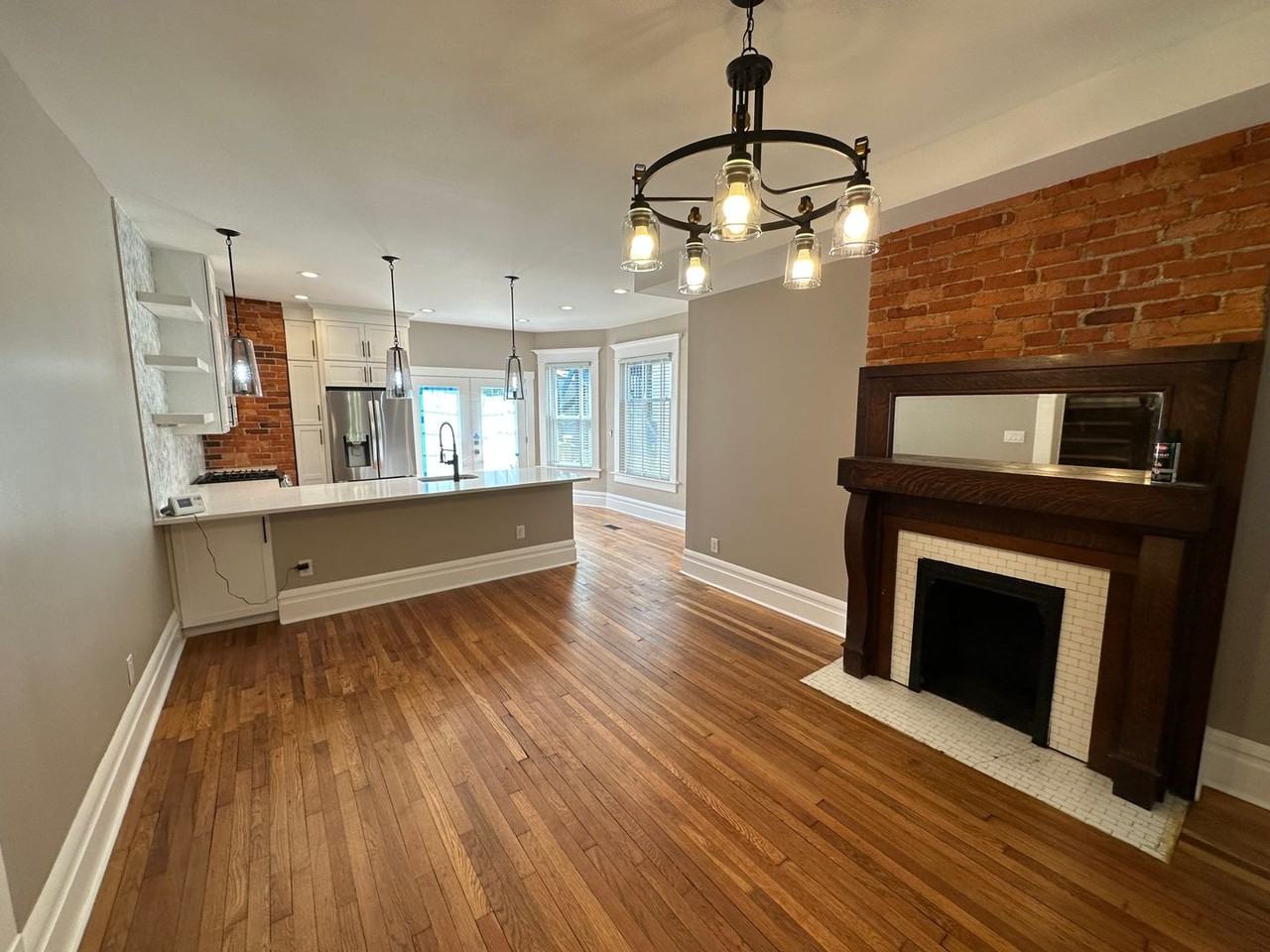 1462 Indianola Ave - Photo 3 of 33